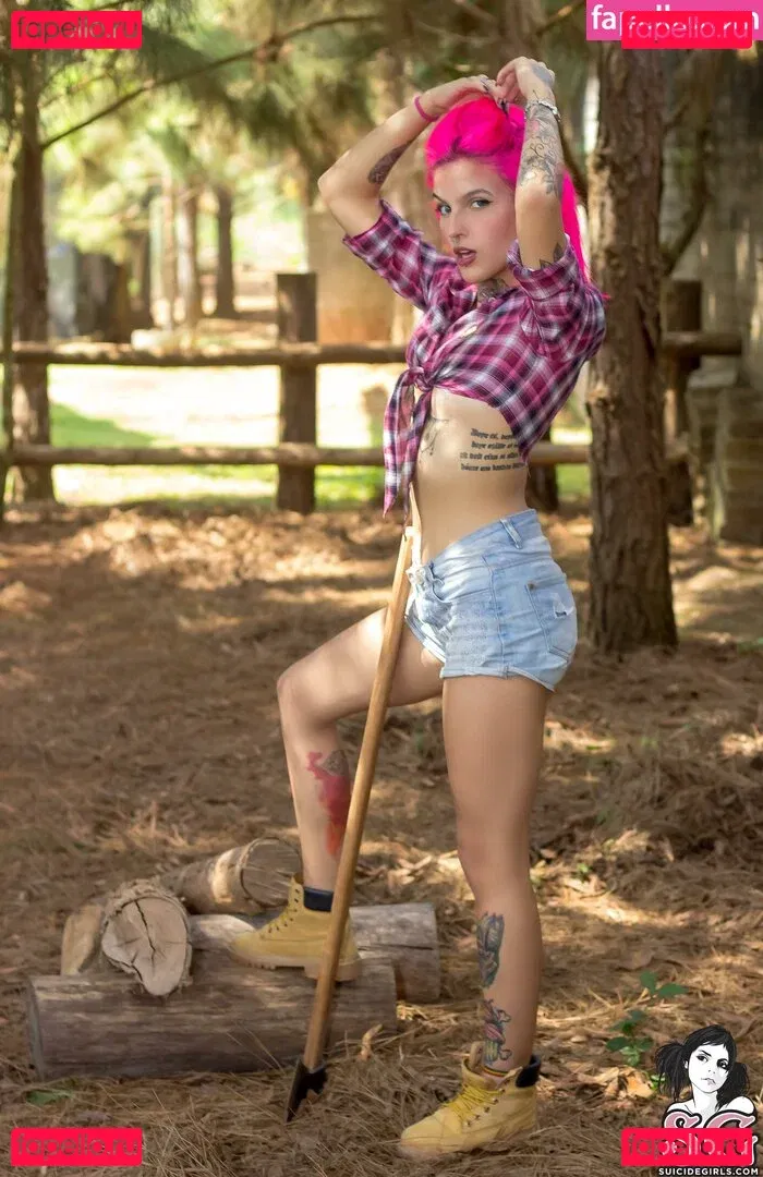 Qween Goddess Onlyfans Photo Gallery 