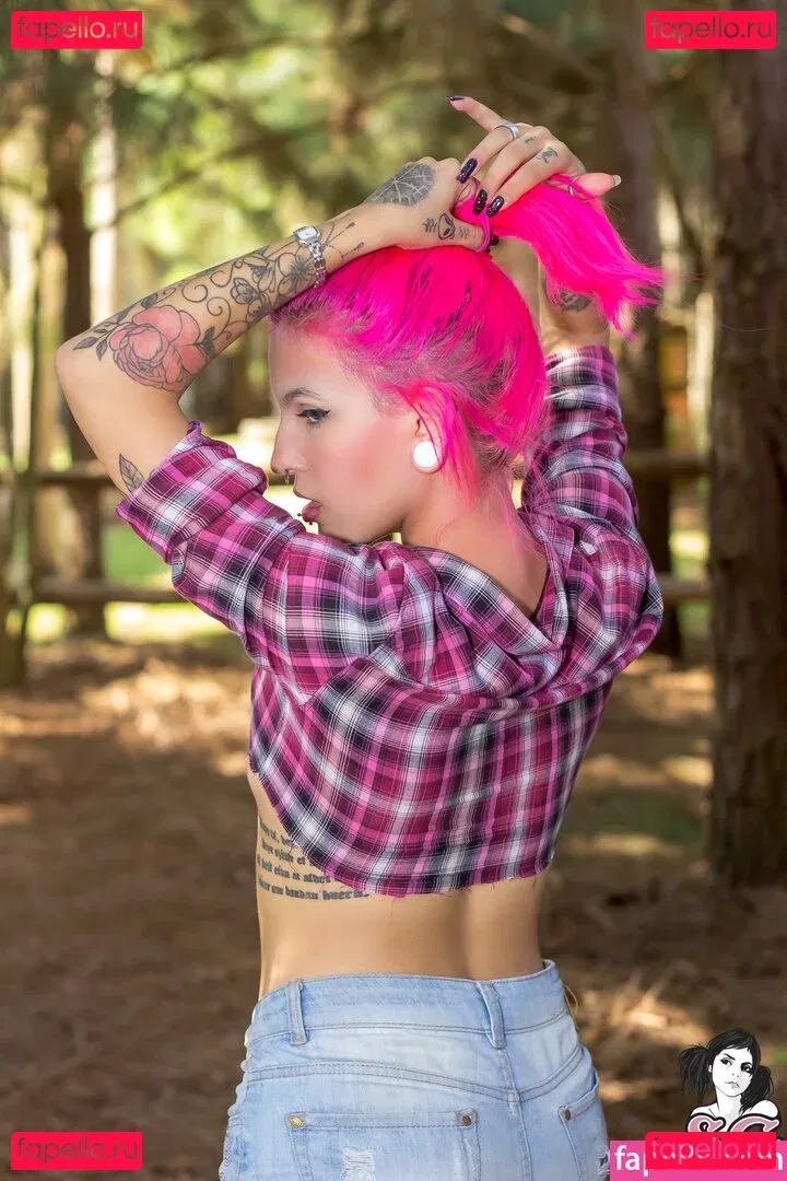 Qween Goddess Onlyfans Photo Gallery 