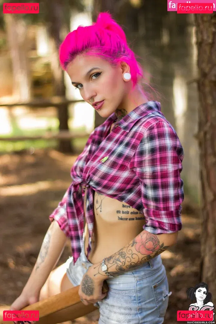 Qween Goddess Onlyfans Photo Gallery 