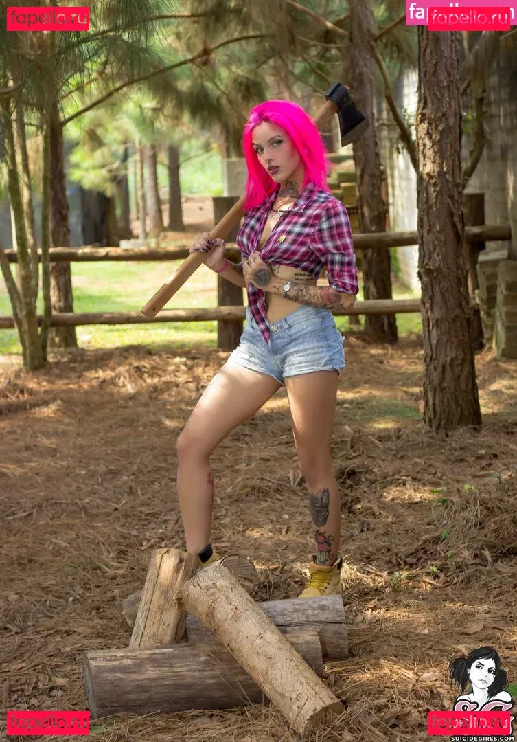 Qween Goddess Onlyfans Photo Gallery 