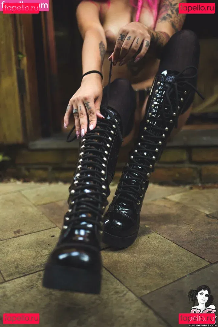 Qween Goddess Onlyfans Photo Gallery 