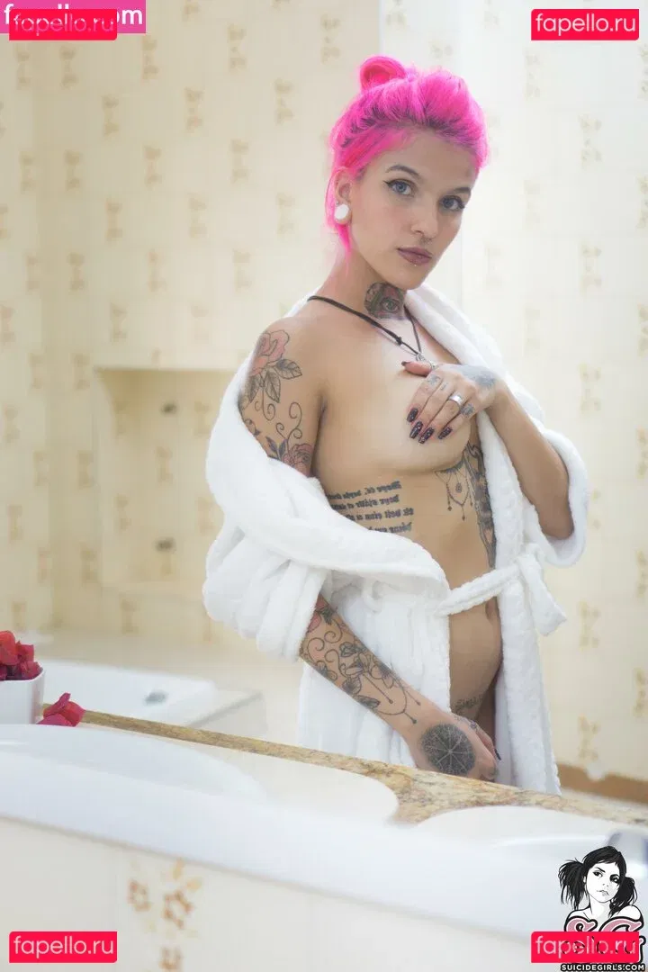 Qween Goddess Onlyfans Photo Gallery 