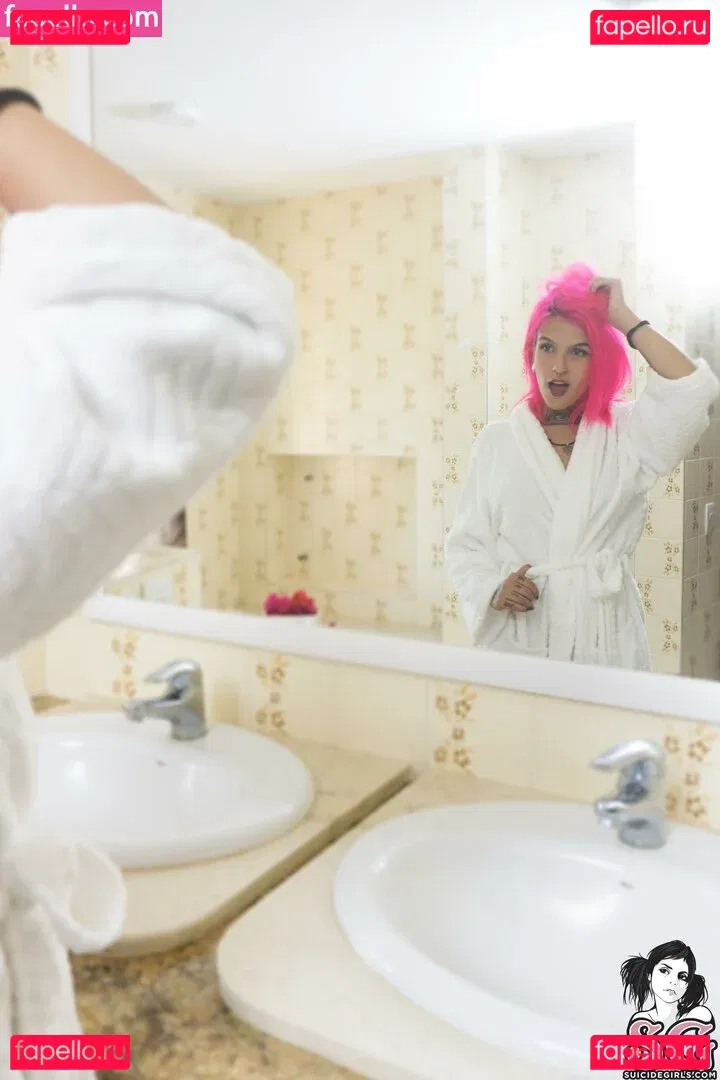 Qween Goddess Onlyfans Photo Gallery 