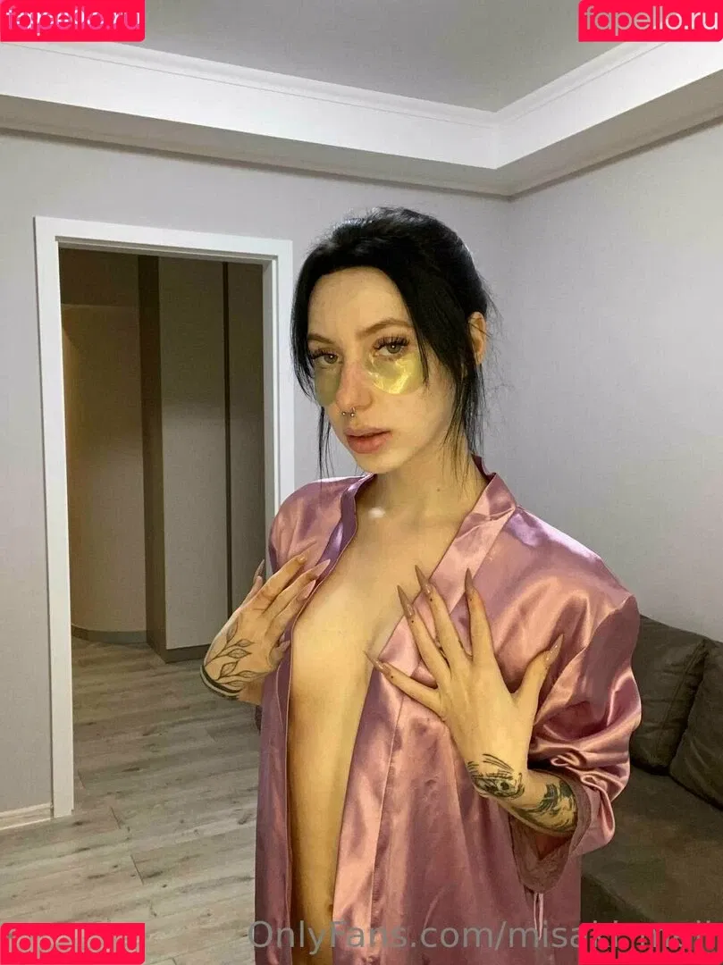 misaki_meii Onlyfans Photo Gallery 