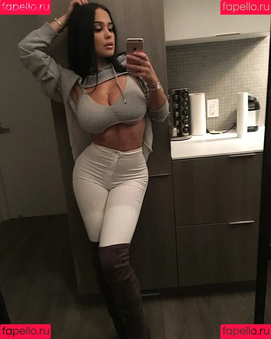 Sarah Love MacDonald Onlyfans Photo Gallery 