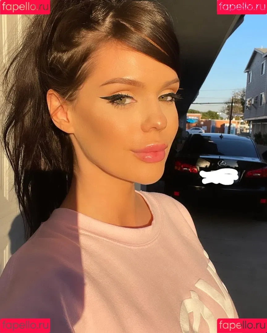 Sabrina Nellie Onlyfans Photo Gallery 
