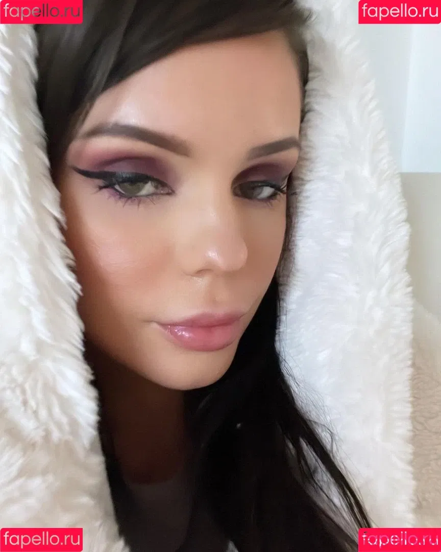 Sabrina Nellie Onlyfans Photo Gallery 