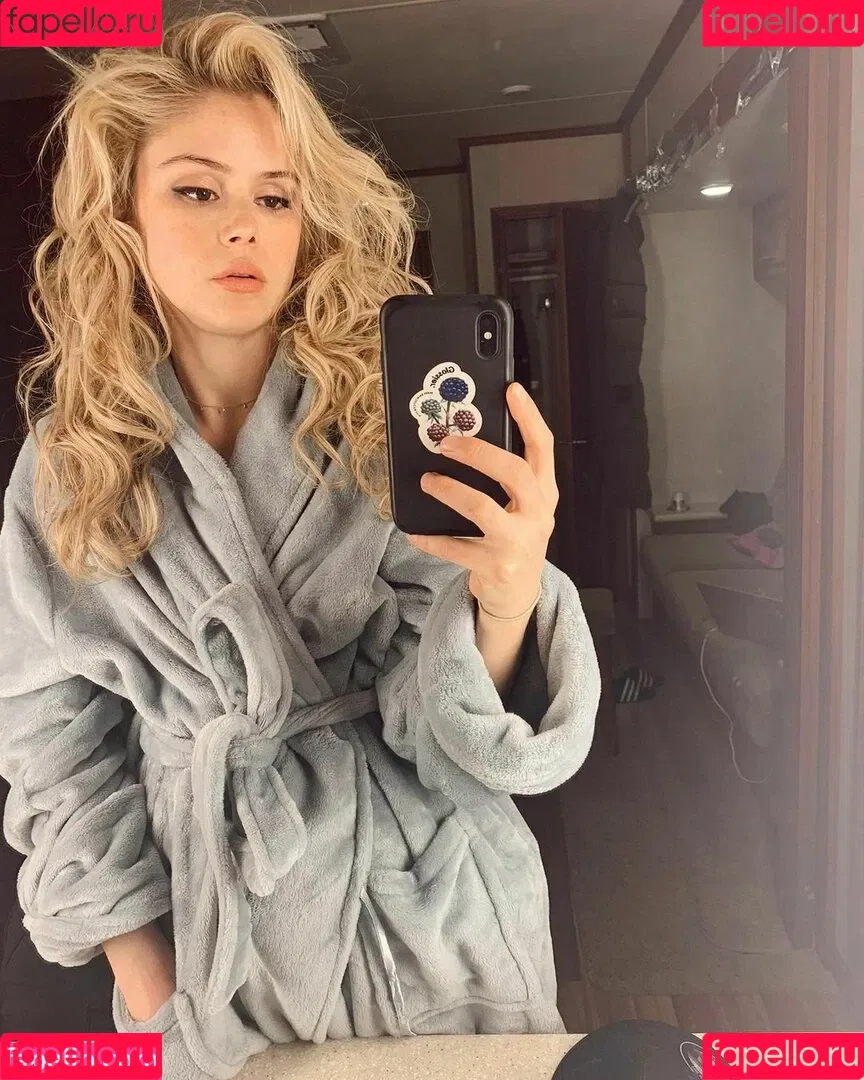 Erin Moriarty Onlyfans Photo Gallery 