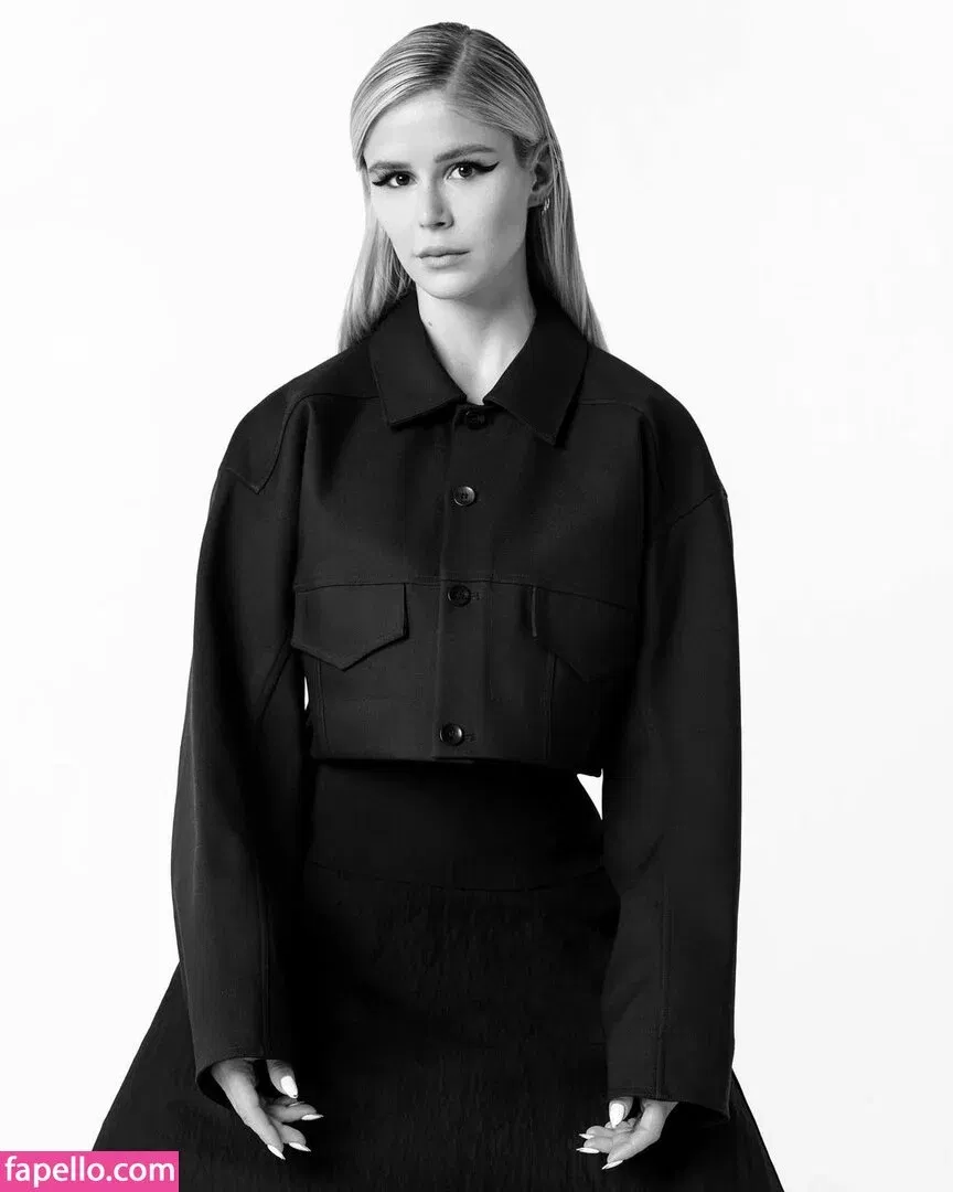 Erin Moriarty Onlyfans Photo Gallery 