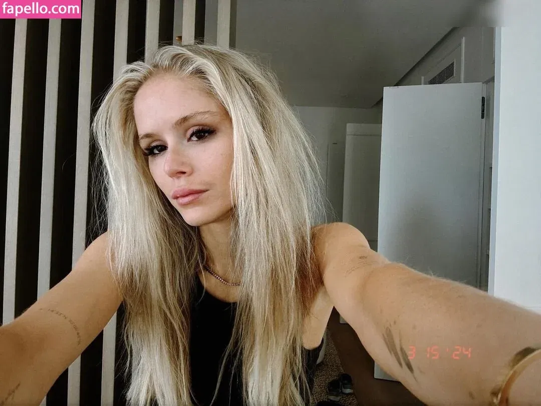 Erin Moriarty Onlyfans Photo Gallery 