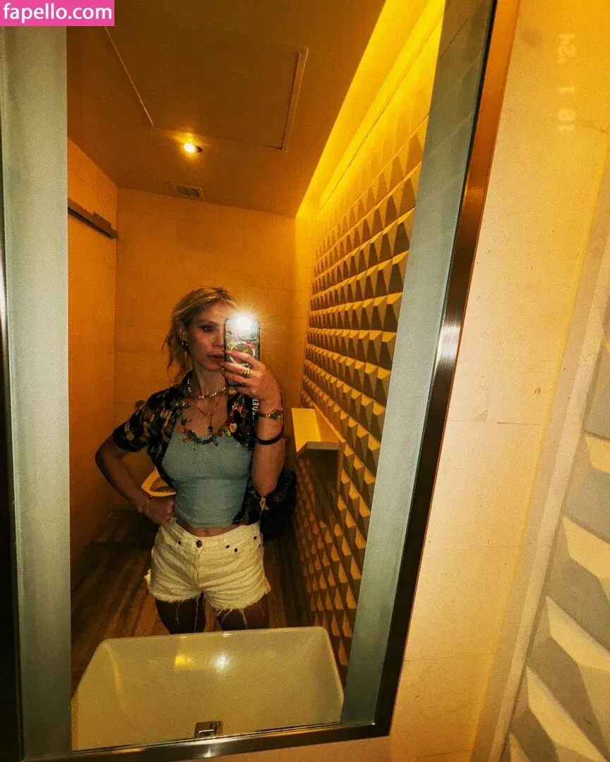 Erin Moriarty Onlyfans Photo Gallery 