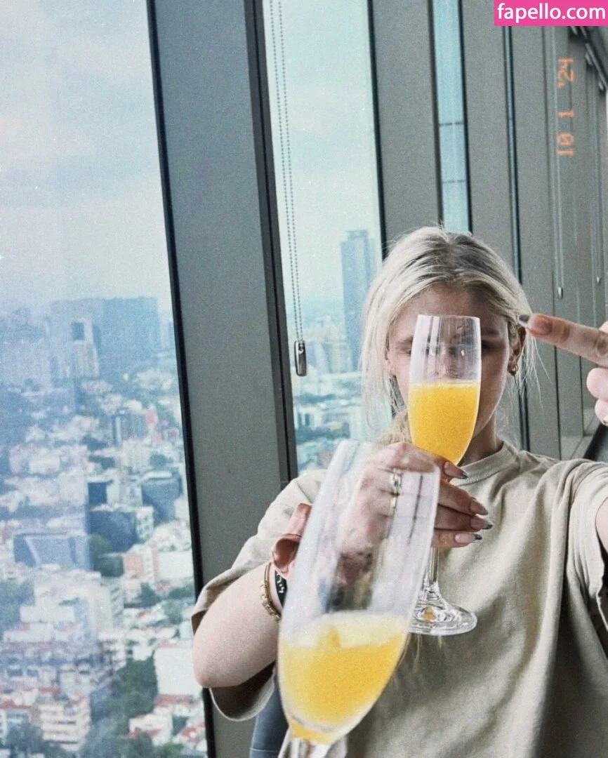 Erin Moriarty Onlyfans Photo Gallery 