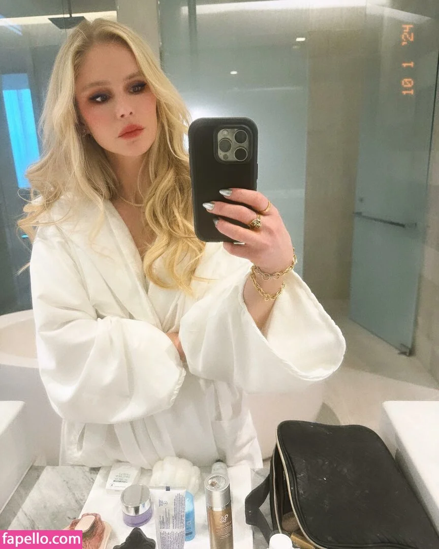 Erin Moriarty Onlyfans Photo Gallery 