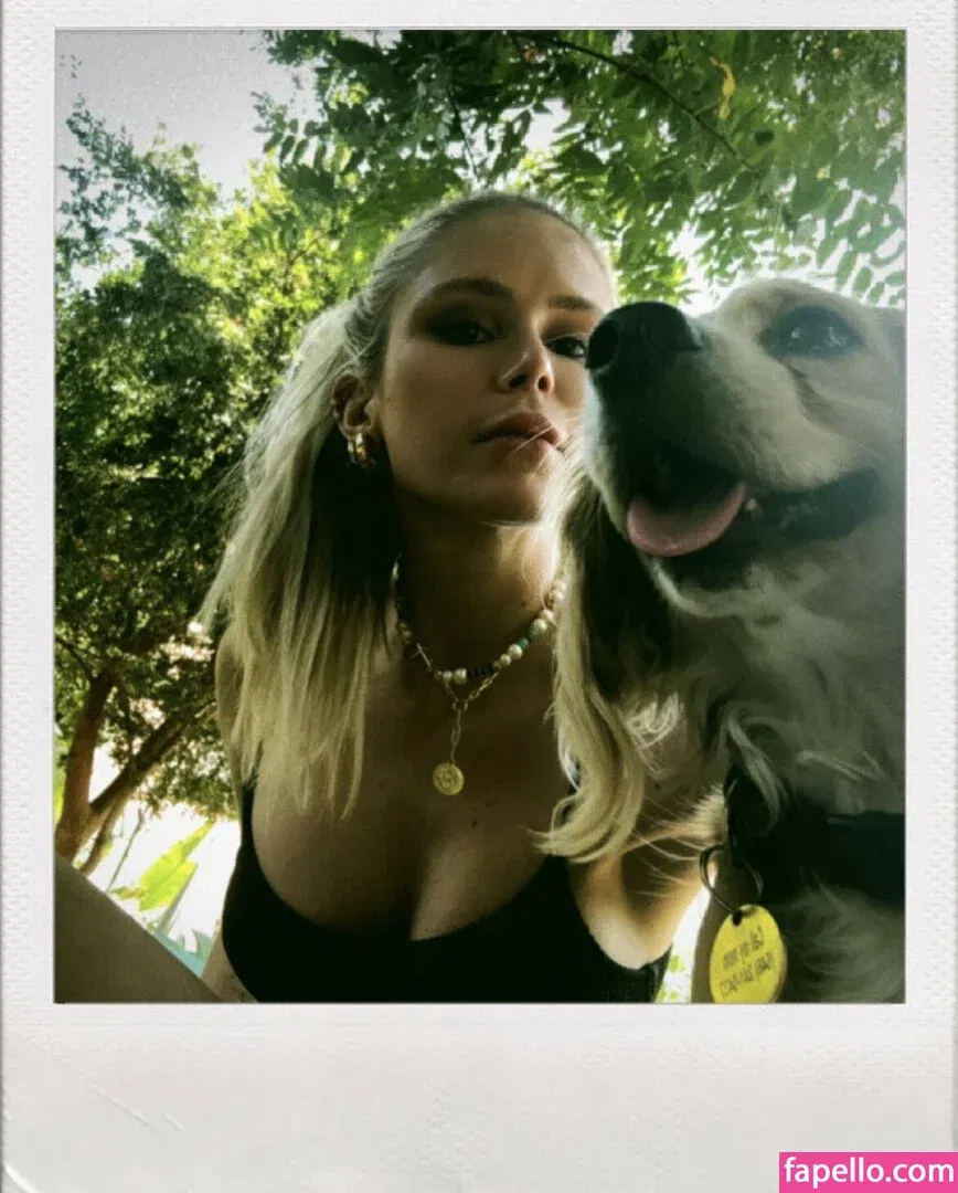 Erin Moriarty Onlyfans Photo Gallery 