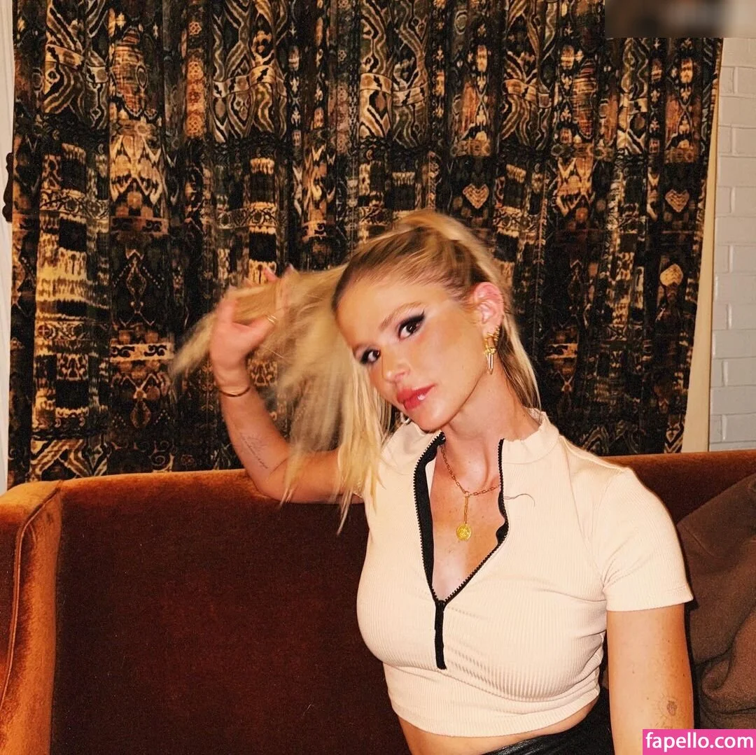 Erin Moriarty Onlyfans Photo Gallery 