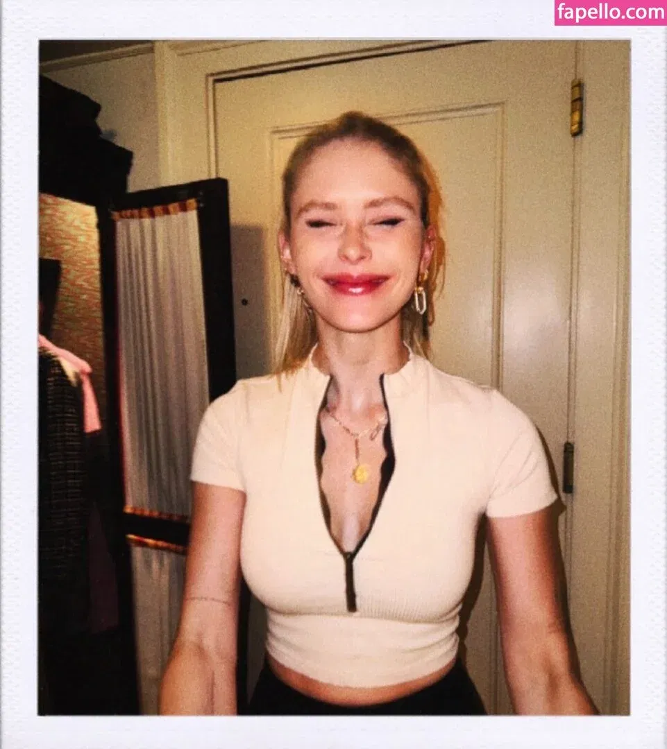 Erin Moriarty Onlyfans Photo Gallery 