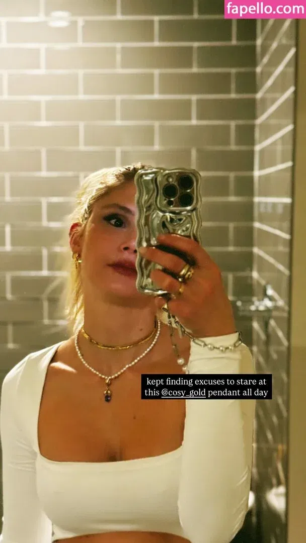 Erin Moriarty Onlyfans Photo Gallery 