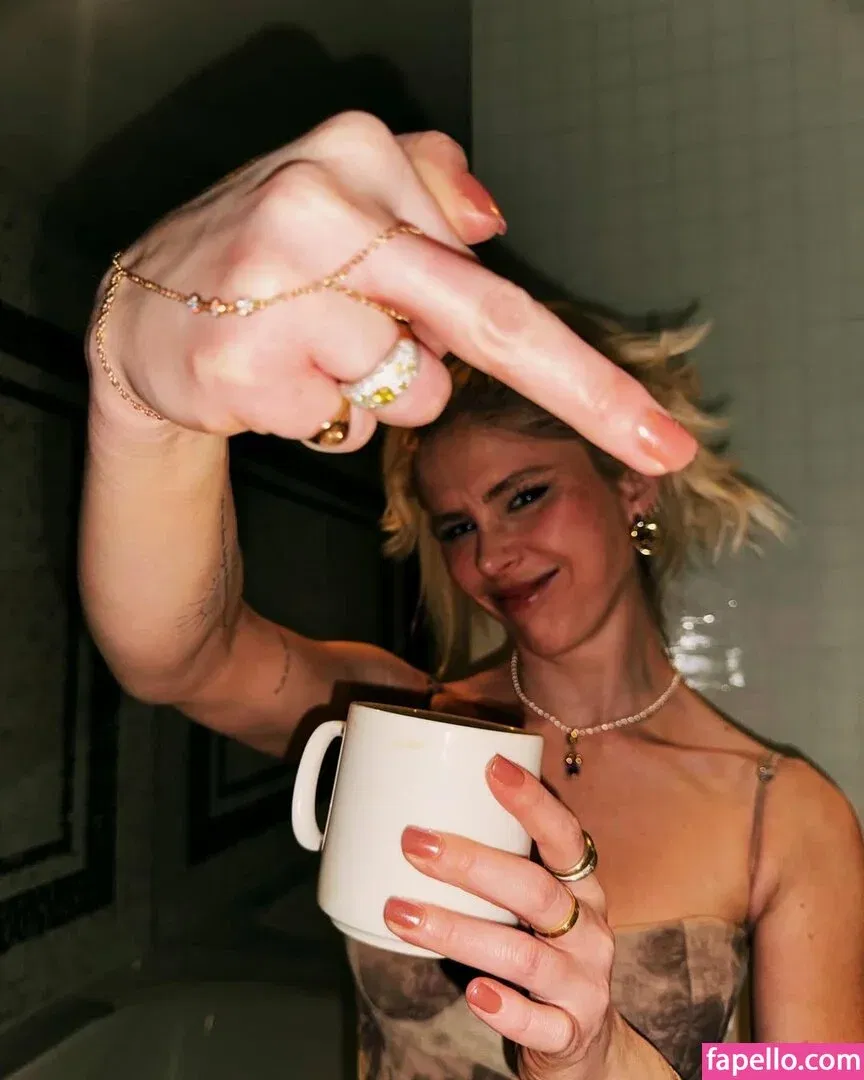 Erin Moriarty Onlyfans Photo Gallery 