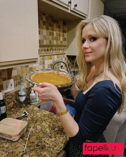 Erin Moriarty Onlyfans Photo Gallery 