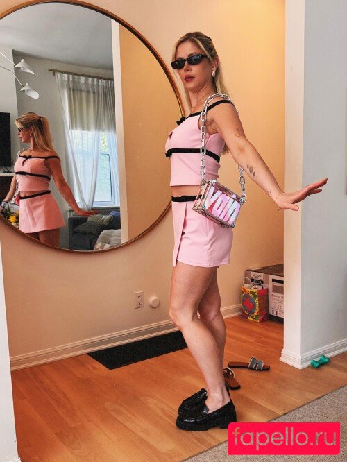 Erin Moriarty Onlyfans Photo Gallery 