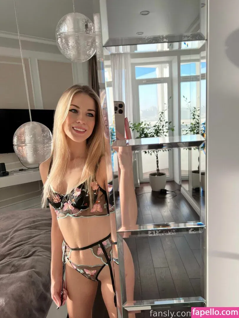 Krissone Onlyfans Photo Gallery 