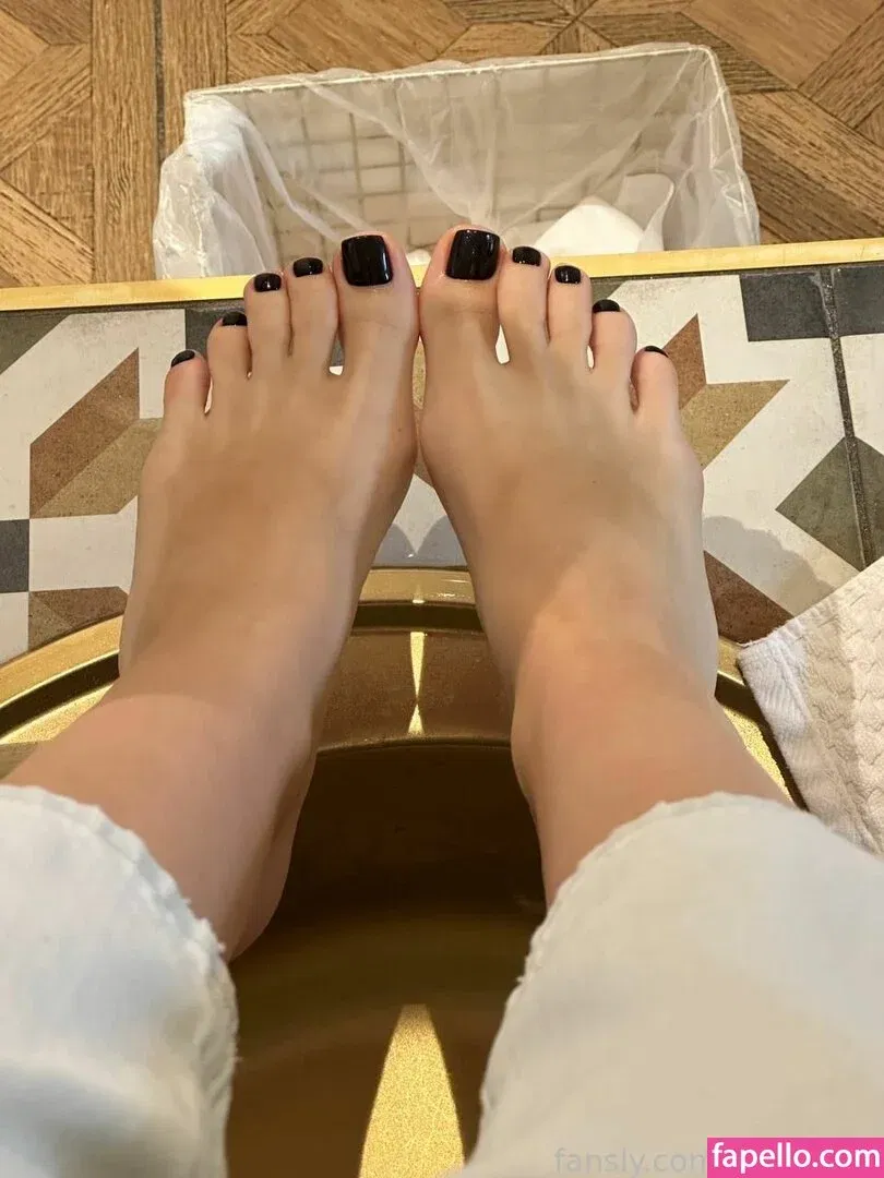 Krissone Onlyfans Photo Gallery 