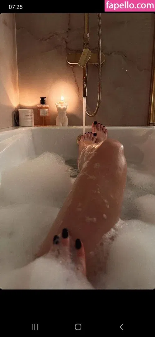 Krissone Onlyfans Photo Gallery 