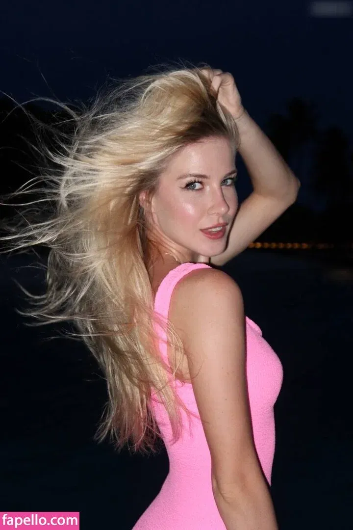 Krissone Onlyfans Photo Gallery 