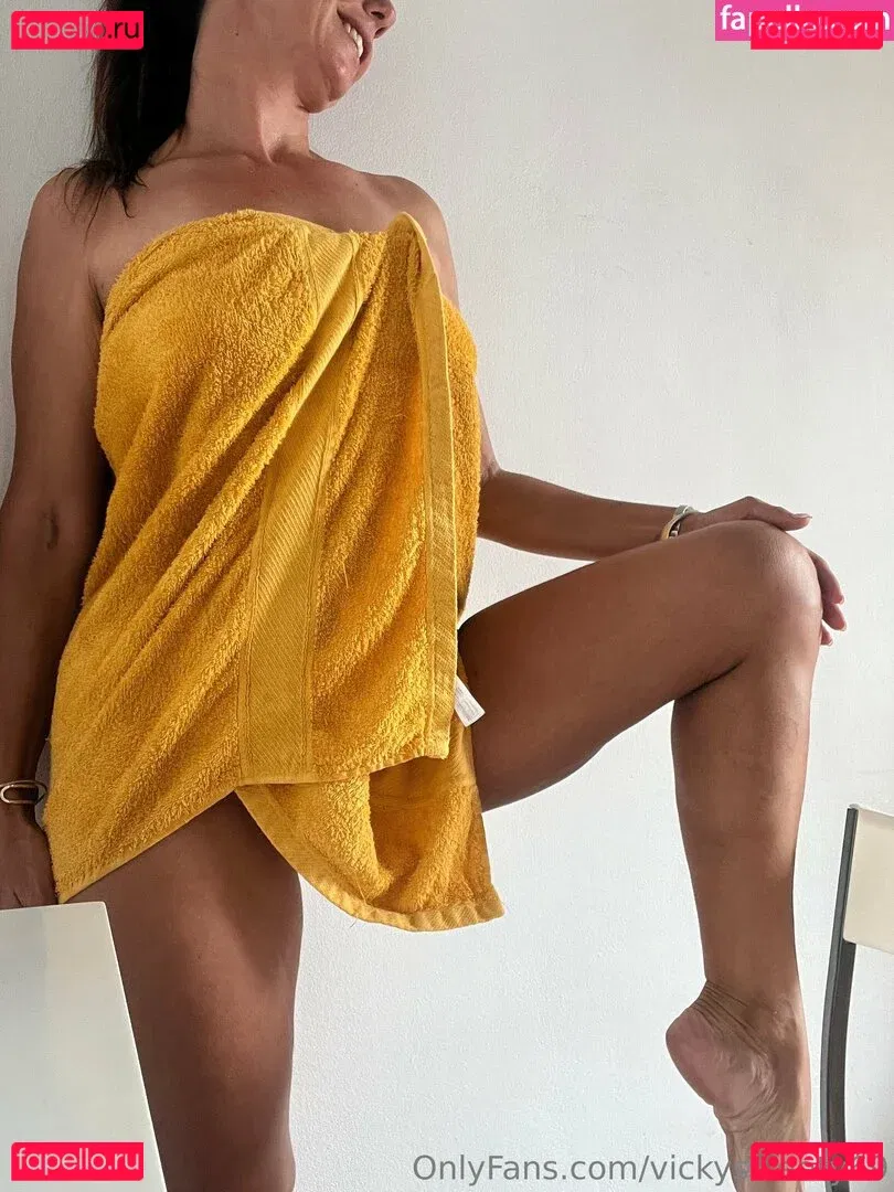 vickysweety69 Onlyfans Photo Gallery 