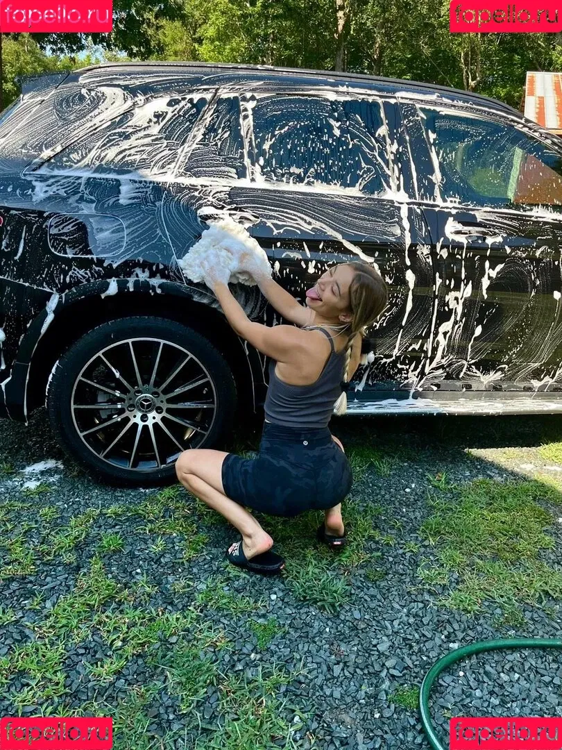 Natalie Decker Onlyfans Photo Gallery 
