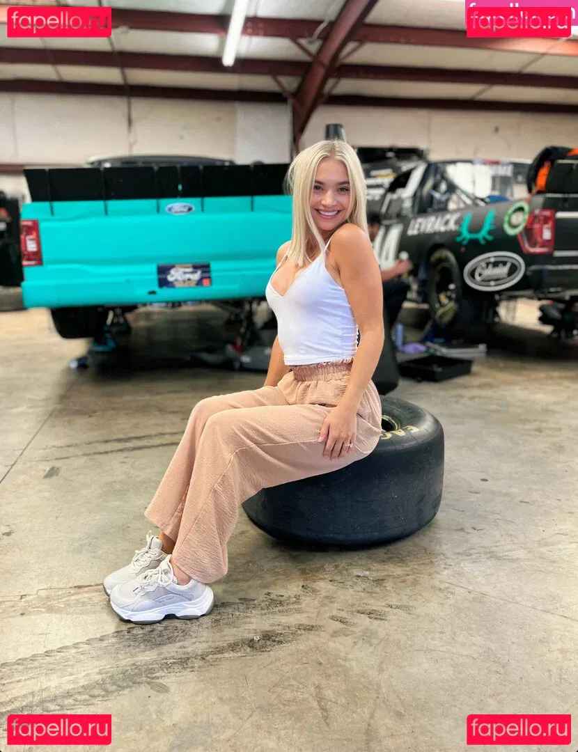Natalie Decker Onlyfans Photo Gallery 