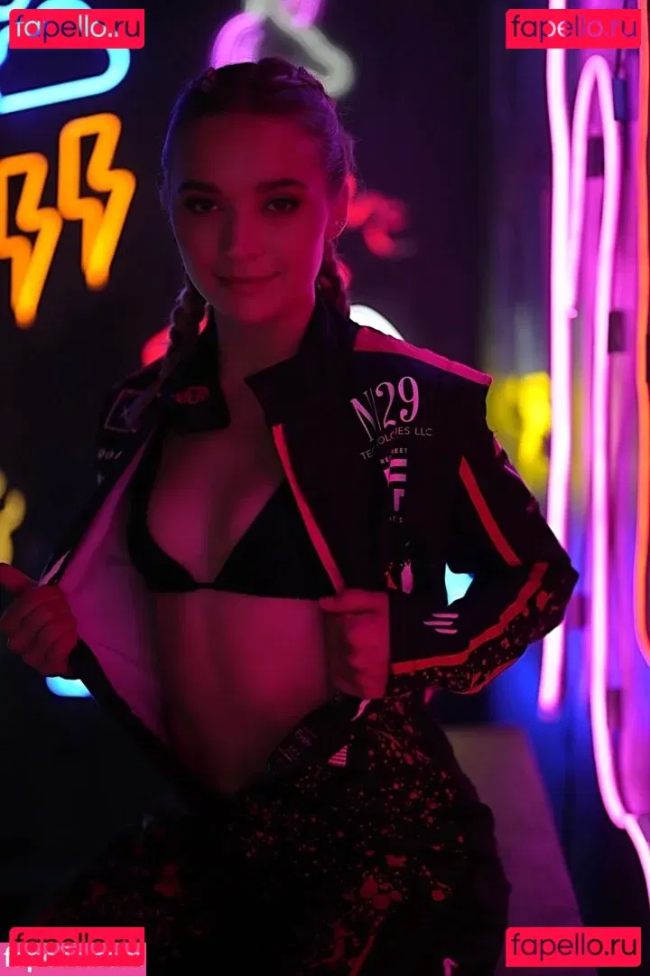 Natalie Decker Onlyfans Photo Gallery 