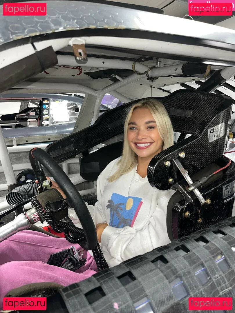 Natalie Decker Onlyfans Photo Gallery 