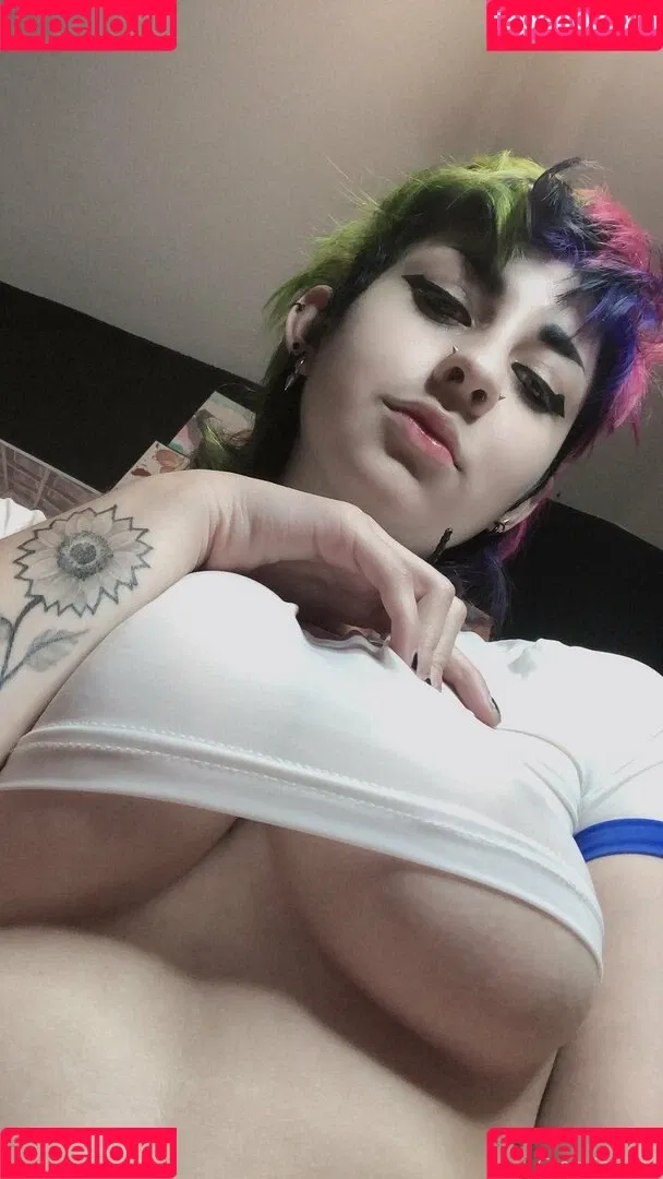 boozygremlin Onlyfans Photo Gallery 
