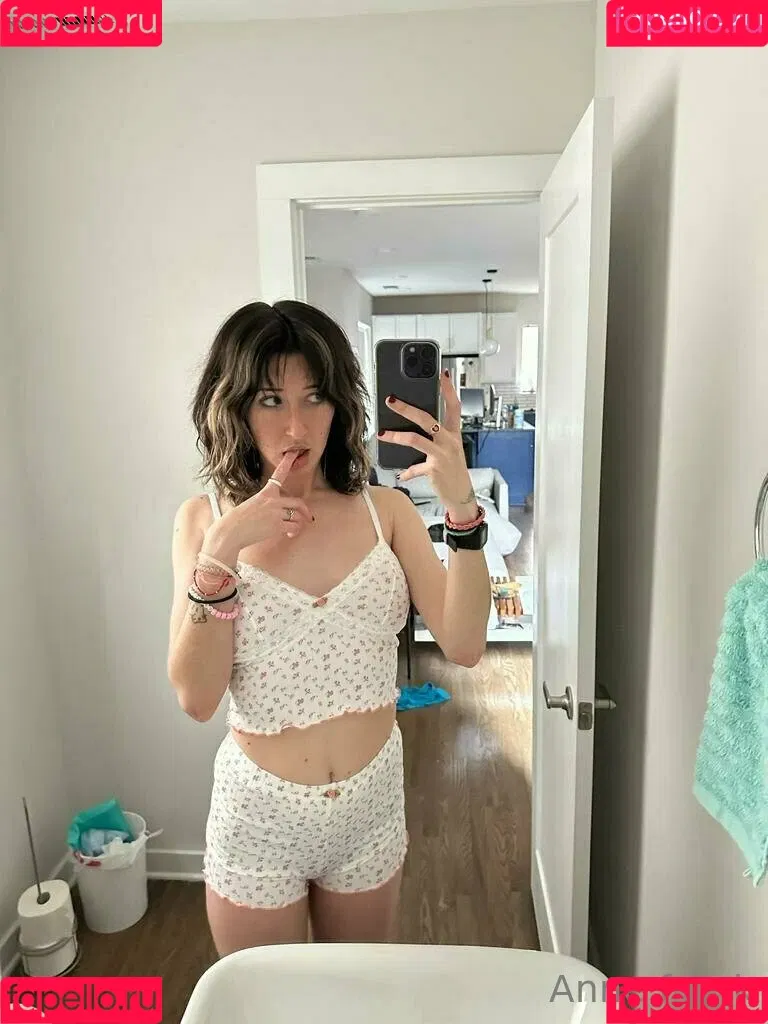 lil_ann3frank Onlyfans Photo Gallery 