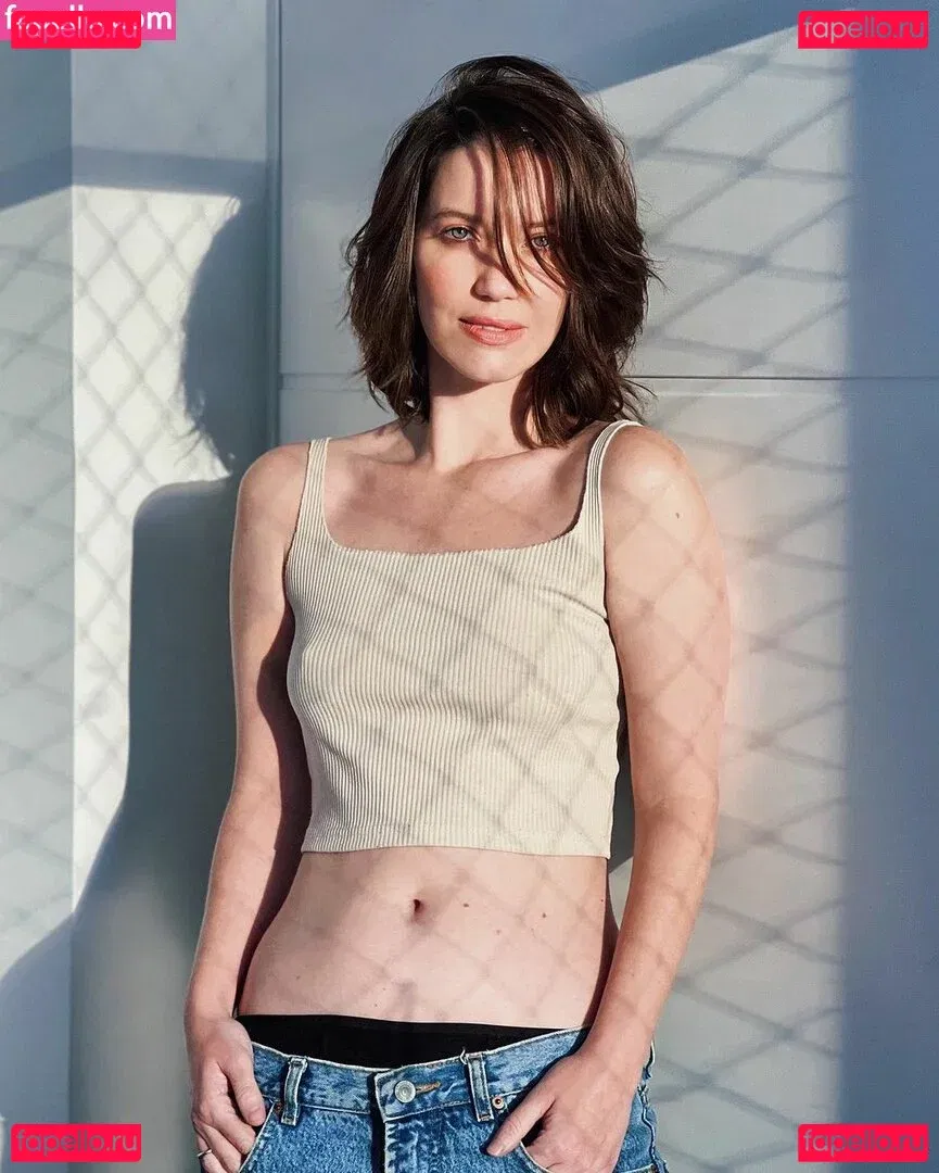 Nathalia Dill Onlyfans Photo Gallery 