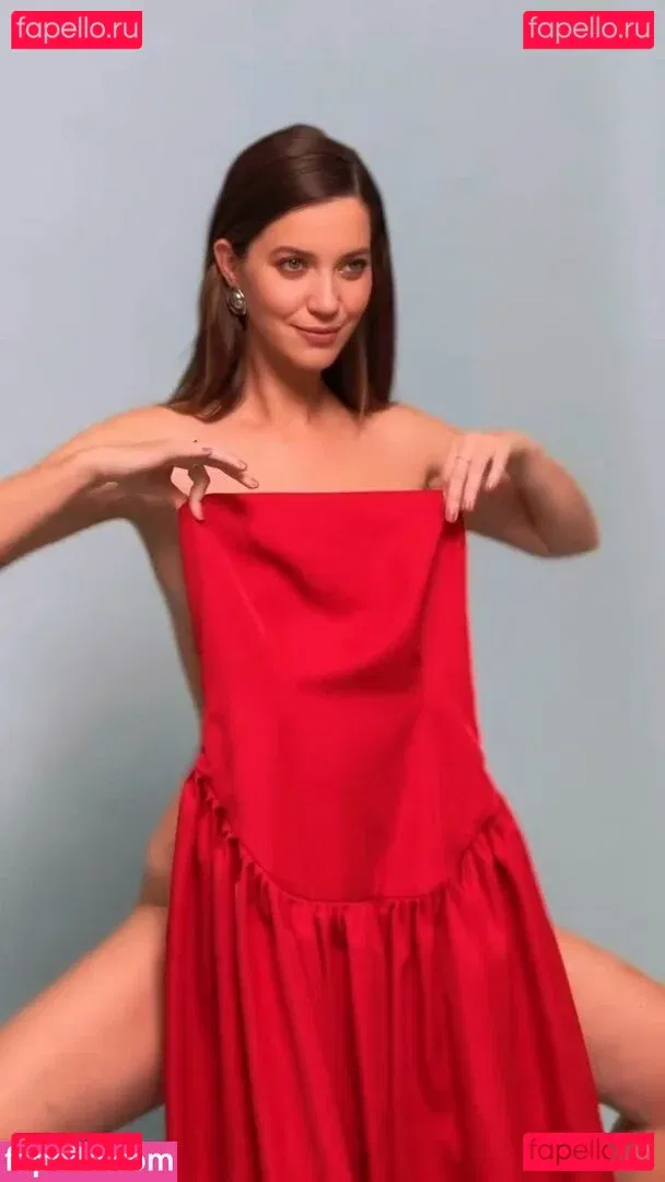 Nathalia Dill Onlyfans Photo Gallery 