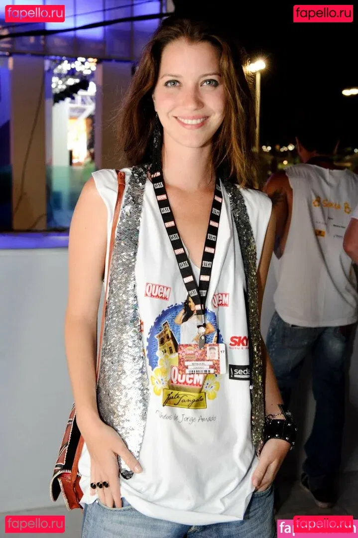 Nathalia Dill Onlyfans Photo Gallery 