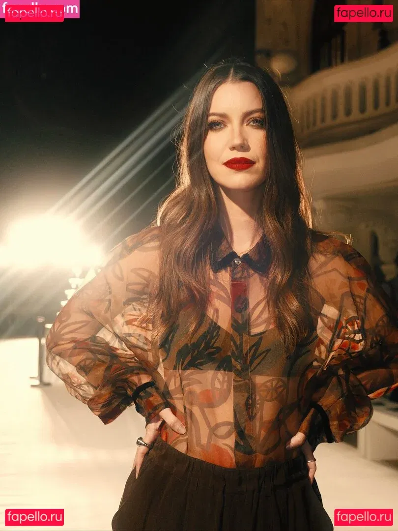 Nathalia Dill Onlyfans Photo Gallery 