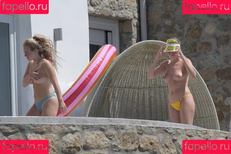 Perrie Edwards Onlyfans Photo Gallery 