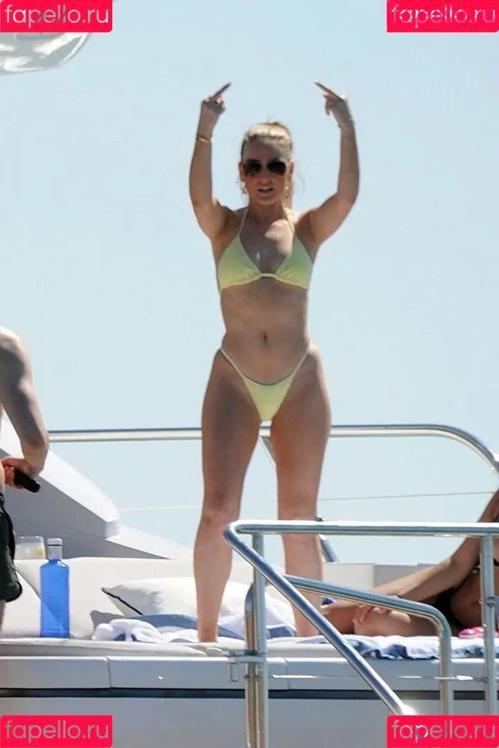 Perrie Edwards Onlyfans Photo Gallery 