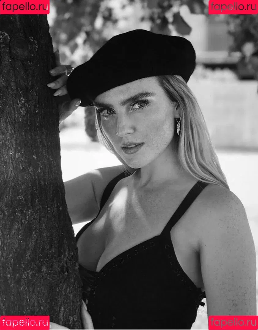 Perrie Edwards Onlyfans Photo Gallery 