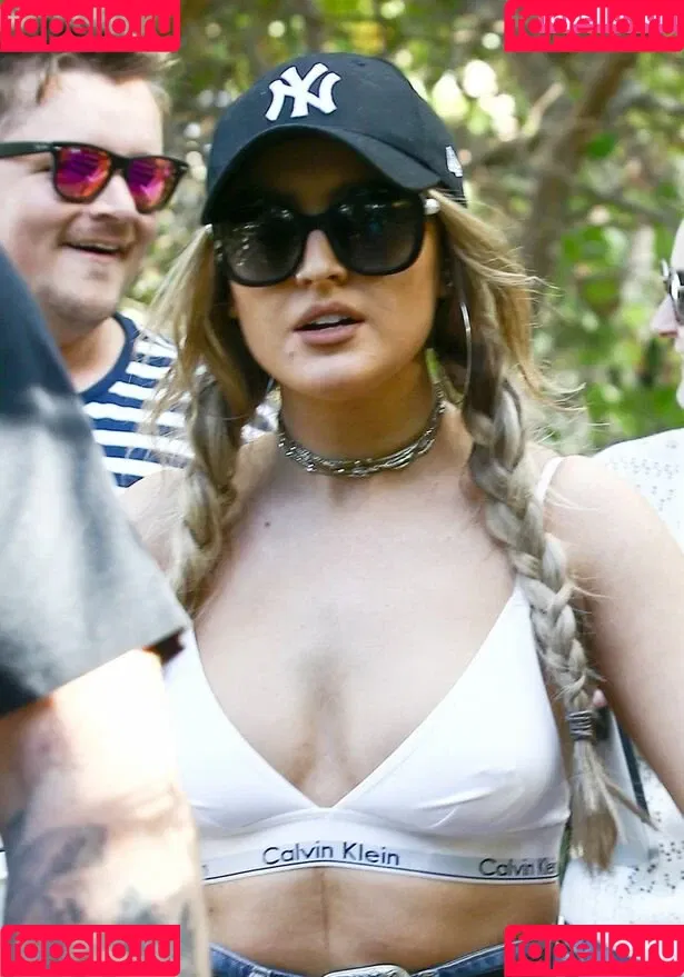 Perrie Edwards Onlyfans Photo Gallery 