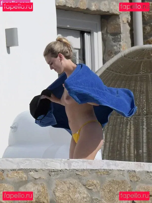 Perrie Edwards Onlyfans Photo Gallery 