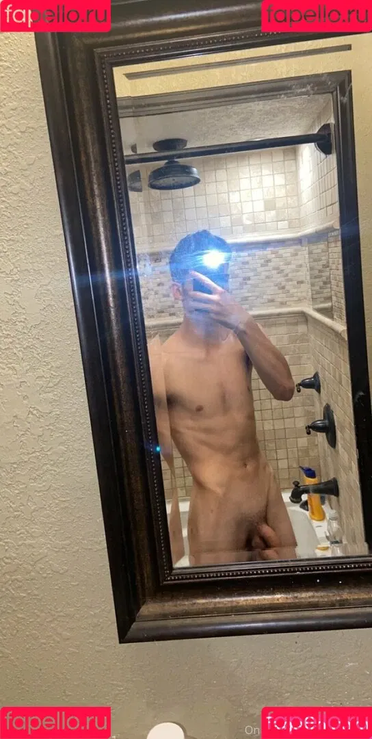alex3legs Onlyfans Photo Gallery 