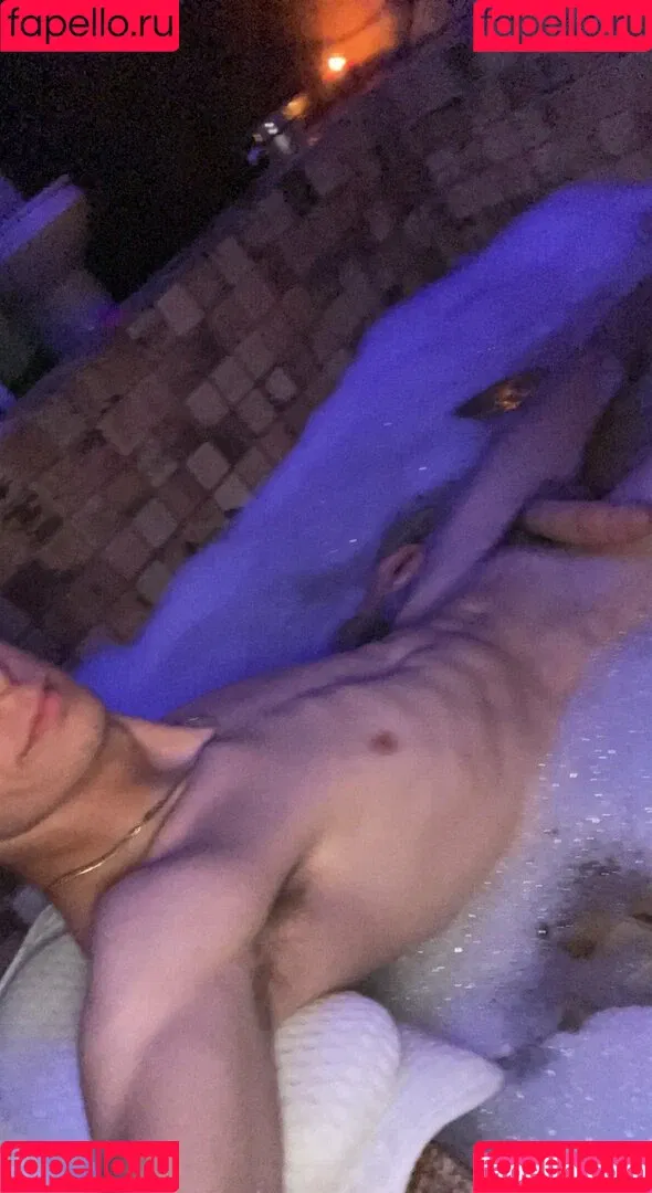 alex3legs Onlyfans Photo Gallery 
