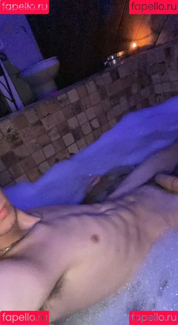 alex3legs Onlyfans Photo Gallery 