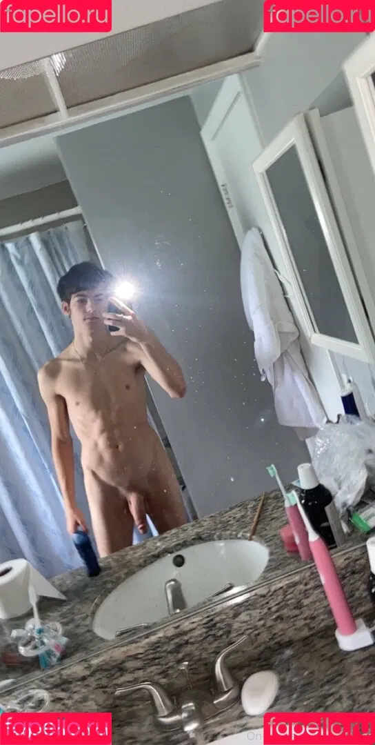 alex3legs Onlyfans Photo Gallery 
