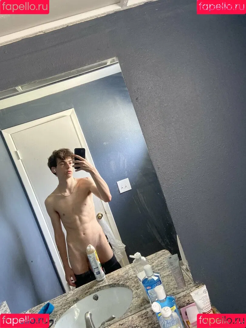 alex3legs Onlyfans Photo Gallery 