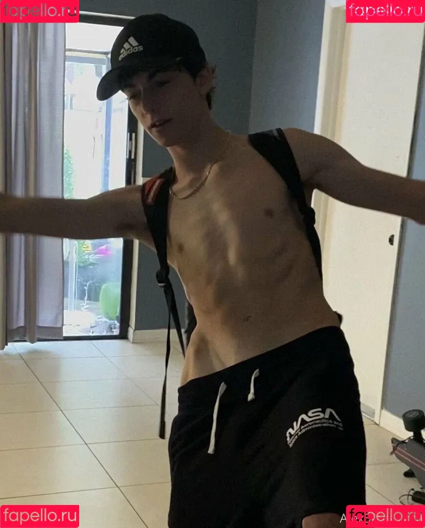 alex3legs Onlyfans Photo Gallery 